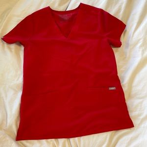 Figs Casma red Scrub top